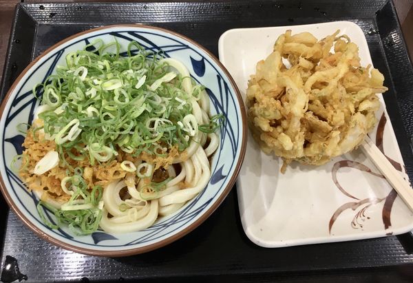 「ぶっかけうどん(430¥+かき揚げ150￥)」@丸亀製麺  イオンモール水戸内原店の写真