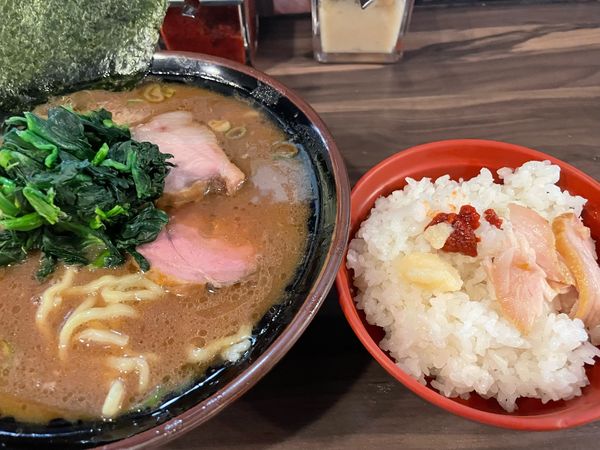 「ラーメン850円、小ライス120円」@神田ラーメン わいず 神田本店の写真