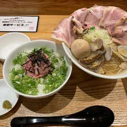 貝塩チャーシュー　煮卵トッピング　ネギトロ丼