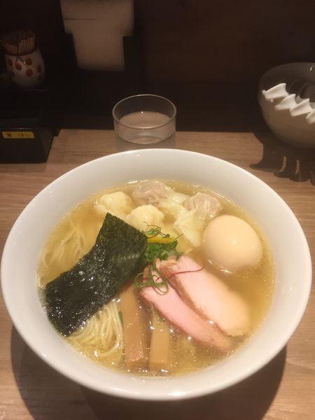 「白旨にこにこワンタン麺￥900」@中華soba いそべの写真