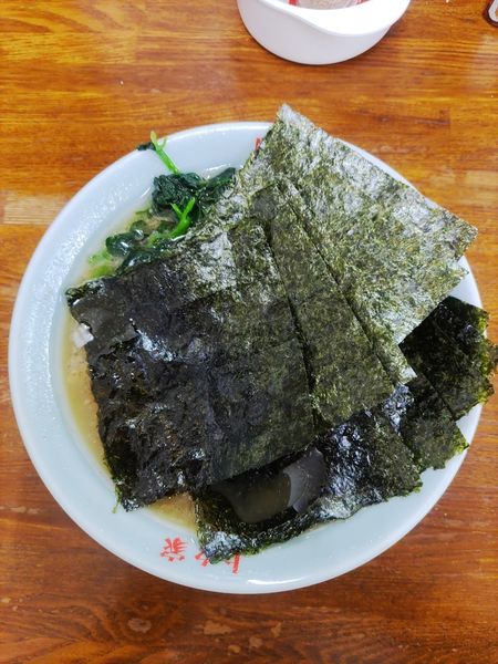 「ラーメン+のり」@横浜家系ラーメン上々家の写真