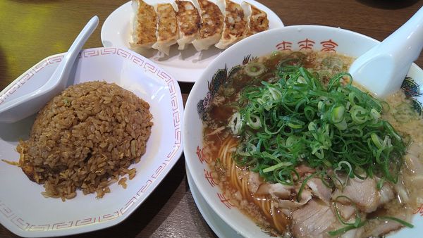 「がっつりＡ定食（ラーメン＋餃子＋半チャーハン）」@来来亭 小平仲町店の写真