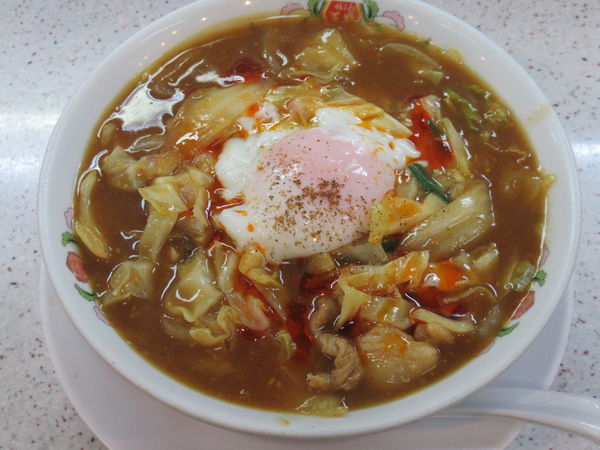 「【限定】温玉中華カレーラーメン（750円）」@餃子の王将 府中本町駅前店の写真