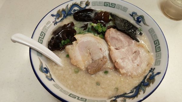 「博多ラーメン　麺柔らかめ」@ラーメンえちご 本店の写真