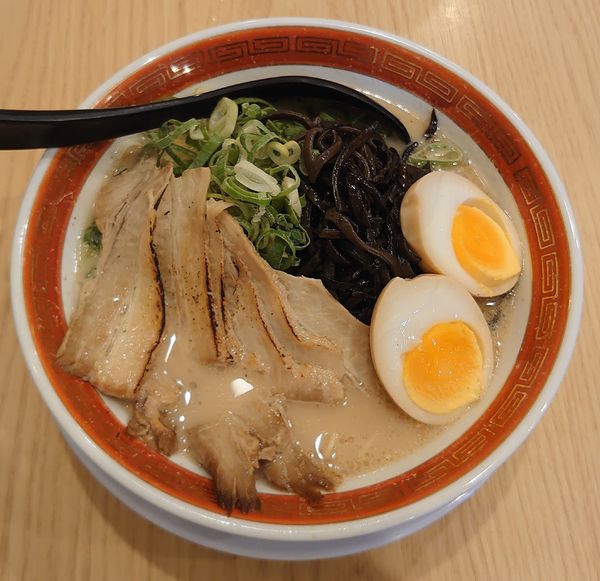 「博多 白 全部のせ(980円)」@博多らーめん長風 新秋津店の写真