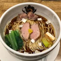 鴨中華そば 醤油　930円