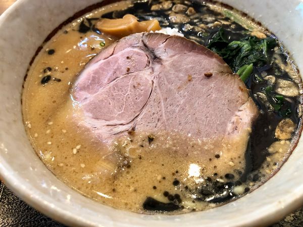 「焦がしニンニク味噌ラーメン」@味噌ラーメン はちべえ 利府店の写真