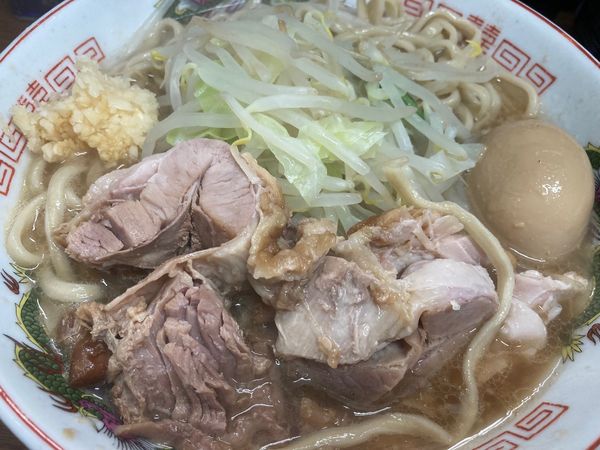 「小ラーメン＋味つけ玉子＋ヤサイ少な目＋ニンニク」@ラーメン二郎 横浜関内店の写真