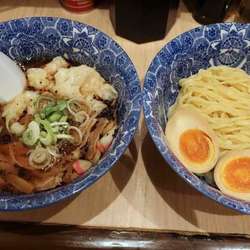 ワンタンつけ麺　830円＋味玉　100円