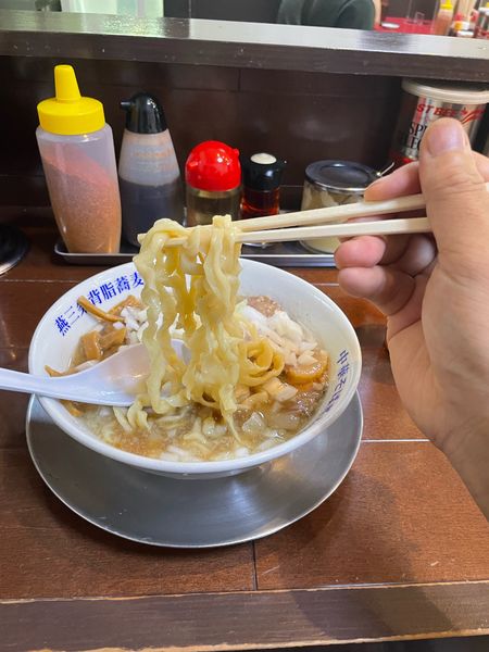 「背脂煮干し中華そば」@燕三条中華そば ぎと家 武里本店の写真
