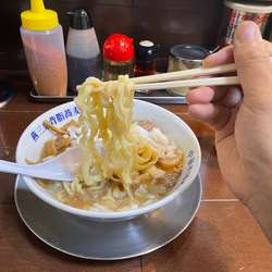 背脂煮干し中華そば