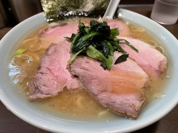 「ラーメン＋チャーシュー」@横浜らーめん 本牧家 横須賀店の写真