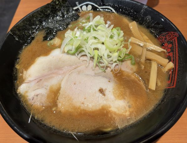 「濃厚中華そば」@金澤濃厚中華そば 神仙 東京ラーメンストリート店の写真