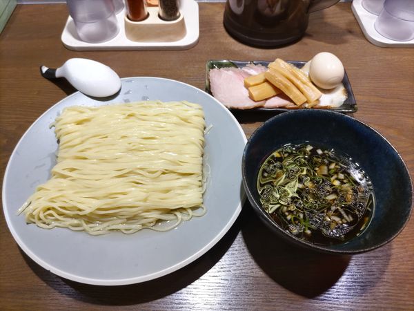「特製昆布水つけ麺大盛(1,150円)」@RAMEN and TSUKEMEN Number.6の写真
