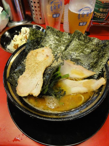 「ラーメン硬多🍺🍺半ライス」@柏 王道家の写真