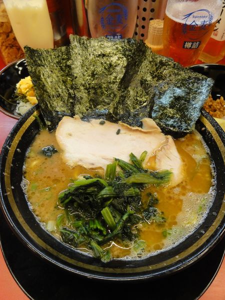 「ラーメン硬薄多、半卵まぶし、🍺🍺」@柏 王道家の写真