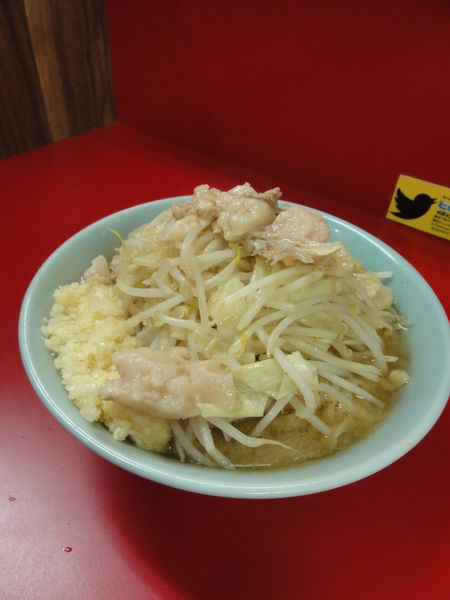「ラーメン750円ニンニクマシマシ脂」@ラーメン二郎 新宿歌舞伎町店の写真