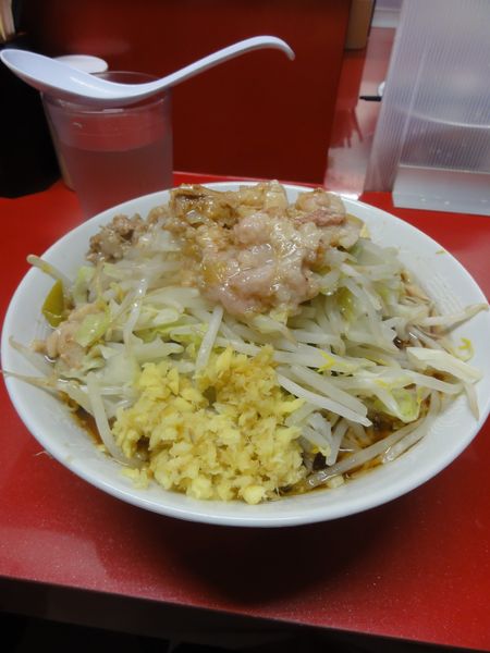 「小750円ニンニク脂生姜生卵50円」@ラーメン二郎 越谷店の写真