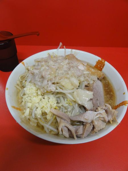 「小800円野菜少なめニンニク脂」@ラーメン二郎 一橋学園店の写真