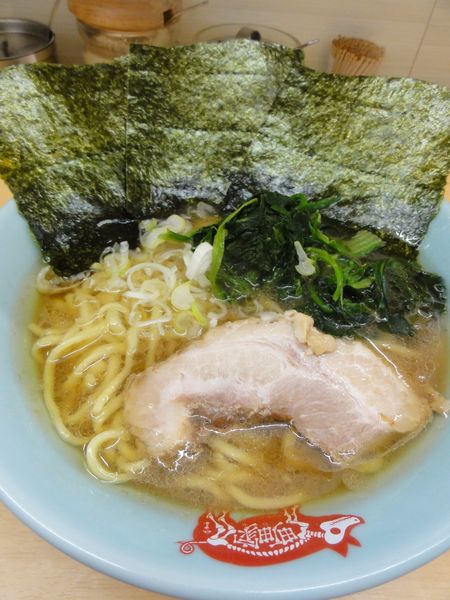 「ラーメン740円硬め多め」@横浜ラーメン 町田家 新宿南口店の写真