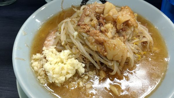 「ラーメン（麺半分）950円税込」@オリバーヌードルの写真