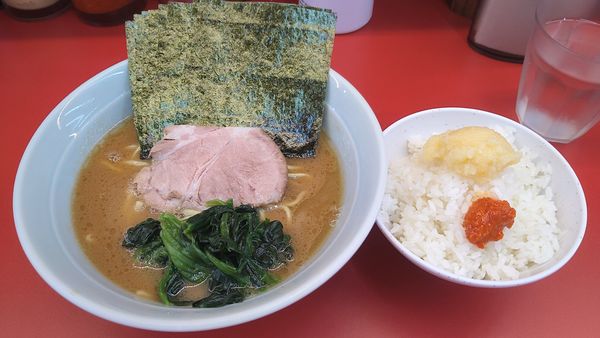 「ラーメン(並)¥650+のり¥100+ライス無料」@ラーメン堀田家の写真
