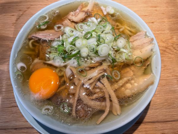 「中華そば(¥850)生卵(¥50)」@えっちゃんラーメン。 田町店の写真