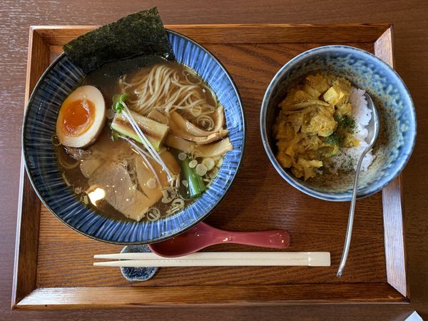 「醤油ラーメン&ミニカレー（チキン）」@Omirukの写真