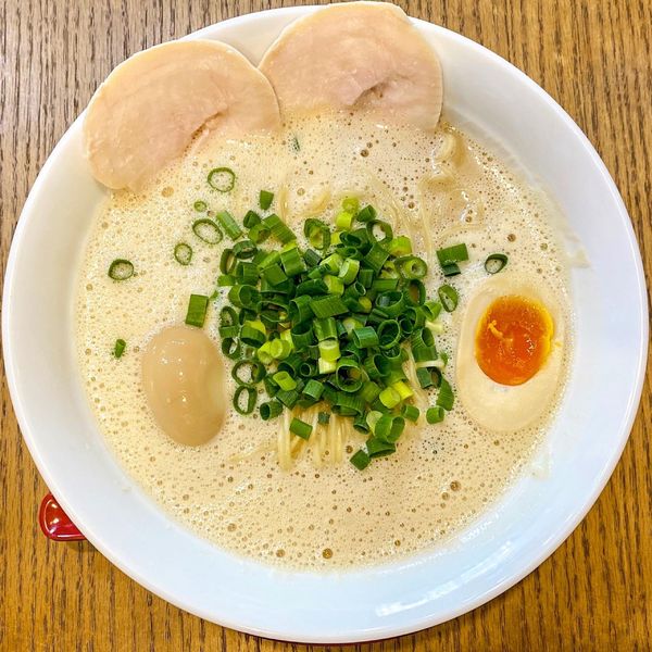 「アワトロラーメン ¥800 味玉 ¥100」@アワトロ龍宮の写真