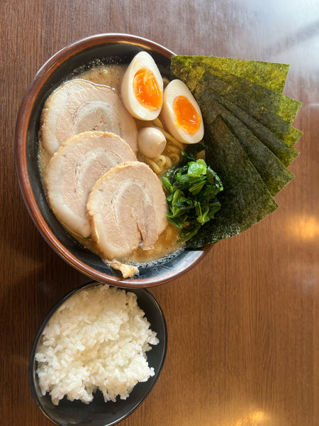 「宮本スペシャル豚骨醤油ラーメン」@横浜家系ラーメン 宮本商店 日立相田店の写真