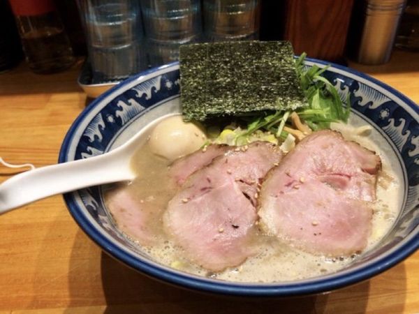 「得製濃熟 塩らーめん」@○心厨房の写真