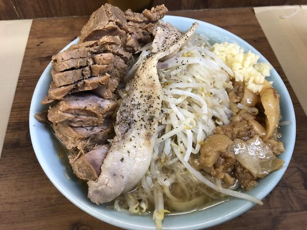 「小豚W」@ラーメン二郎 池袋東口店の写真