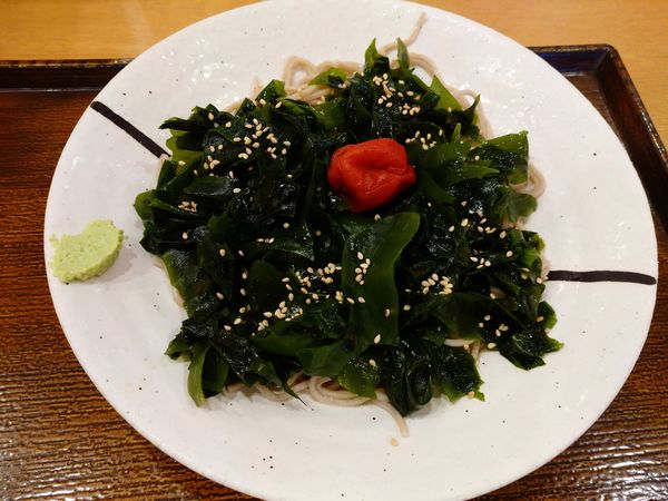 「梅わかめそば（390円）」@しぶそば 大井町店の写真