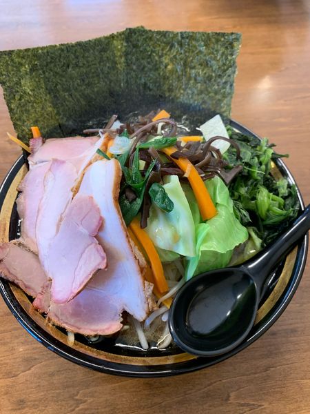 「チャーシューメン　やさい」@ラーメンとむのの写真