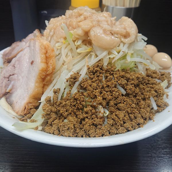 「ラーメン850円、限定②カレー50円、麵増し×2100円他」@ラーメン二郎 川越店の写真