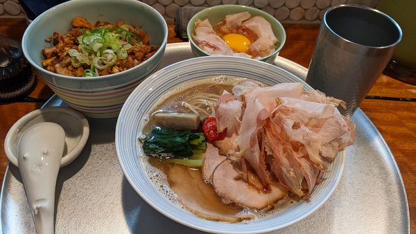 「本枯れ節と追い煮干しの中華そば(塩) 海セット」@らぁ麺 綾海105の写真