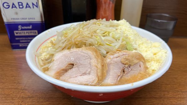 「小ラーメン　粉チーズ」@ラーメン二郎 横浜関内店の写真