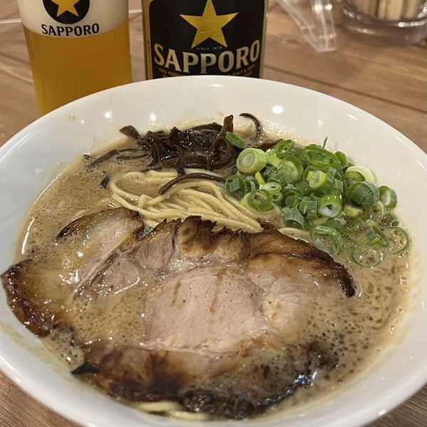 「こってりらーめん＋サッポロ黒ラベル中瓶」@麺ゃ花ょの写真