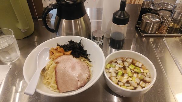 「醤油つけ麺（魚粉無し希望）」@らーめんと餃子かんなの写真