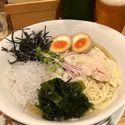 冷製雲丹出汁塩中華そば（大盛）＋瓶ビール