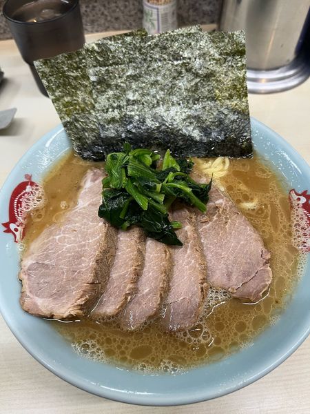 「チャーシュー麺、硬め濃いめ」@横浜ラーメン 町田家 町田本店の写真