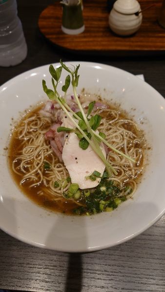 「鶏と煮干し」@論露に不二の写真