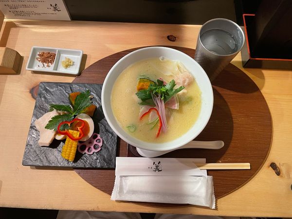 「特製鶏白湯Soba+鶏チャーシューバターごはん」@銀座 篝 本店の写真