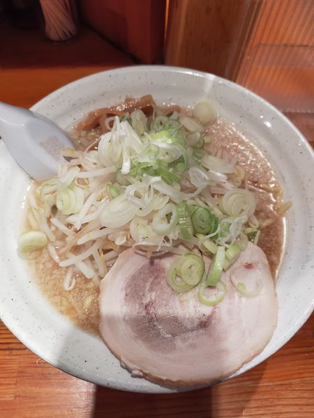 「しょうゆらーめん」@こってりらーめん せきやけの写真
