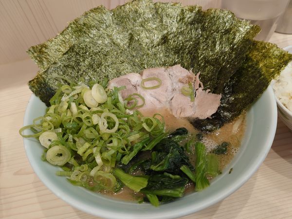 「ラーメン並盛＋九条ネギ＋のり 850円」@家系 武の極みの写真