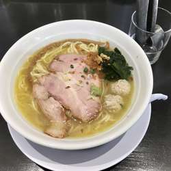 地鶏白湯しおラーメン(950¥)