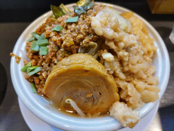 「台湾二郎系らーめん(野菜増し)·パクチー·味玉」@らーめん 三極志の写真