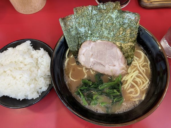 「ラーメン並」@横浜ラーメン 山本家の写真