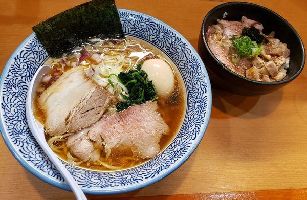 「蛤と鰹 中華そば(醤油) ローストポーク丼」@中華そば 円月の写真