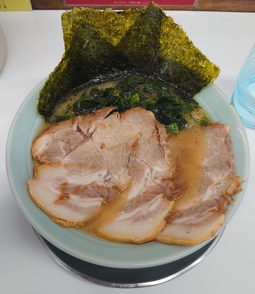 「ラーメン小+チャーシュー+ホウレン草(1000円)」@横浜家系ラーメン 楊喜家の写真
